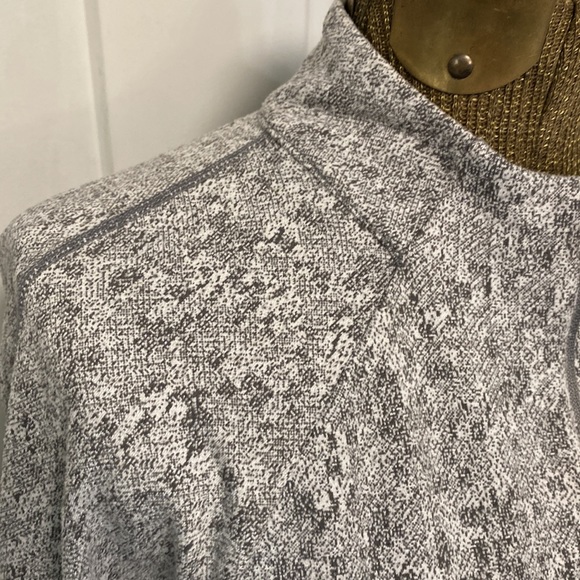 GYMSHARK WORKOUT TOP MEDIUM - Picture 8 of 16